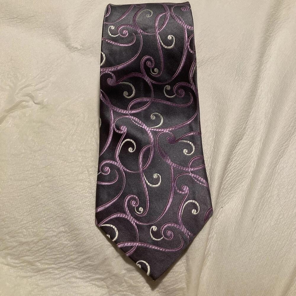 NWOT Van Heusen Tie 100% Silk 58/3.5